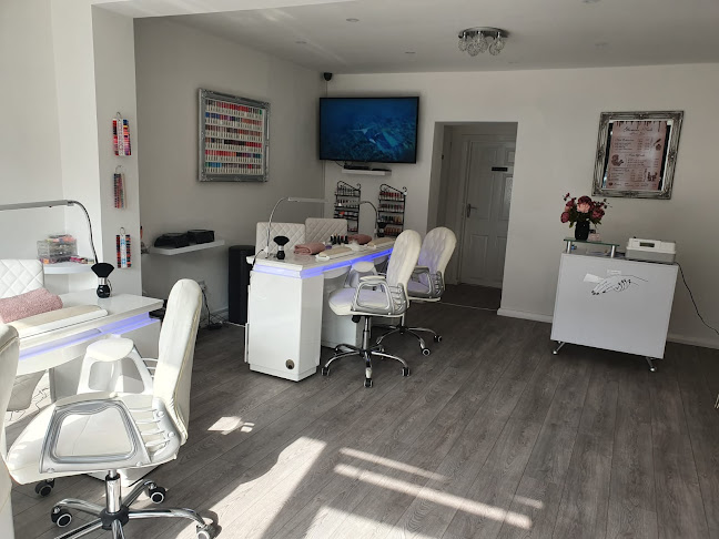 Comments and reviews of GlamourNails Burton on Trent