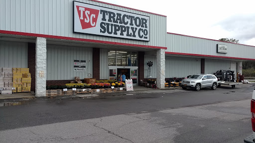 Tractor Supply Co., 461 N Main St #2, Warsaw, NY 14569, USA, 