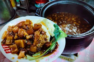 芬苡菲滷肉飯 image