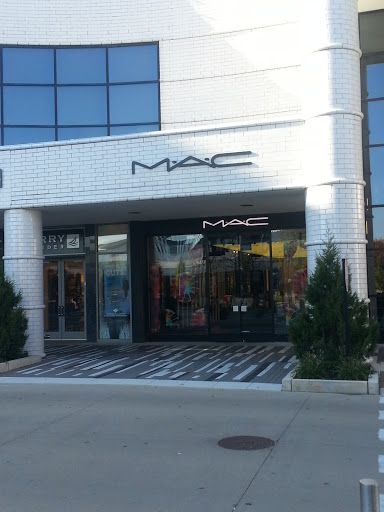 M·A·C, 286 Oakbrook Center, Oak Brook, IL 60523, USA, 