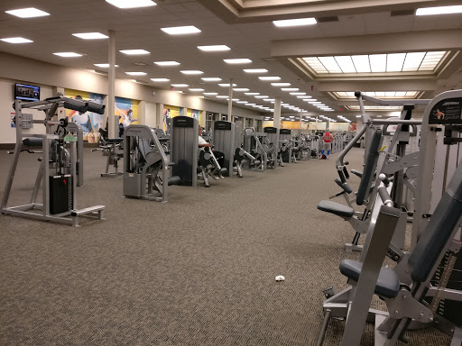 Gym «LA Fitness», reviews and photos, 7650 S Barrington Rd, Hanover Park, IL 60133, USA