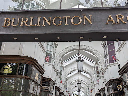 Shopping Mall «Shops On Lake Avenue», reviews and photos, 345 S Lake Ave, Pasadena, CA 91101, USA