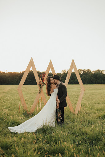 Bridal Shop «The Barefoot Bride», reviews and photos, 4726 Poplar Ave #4, Memphis, TN 38117, USA