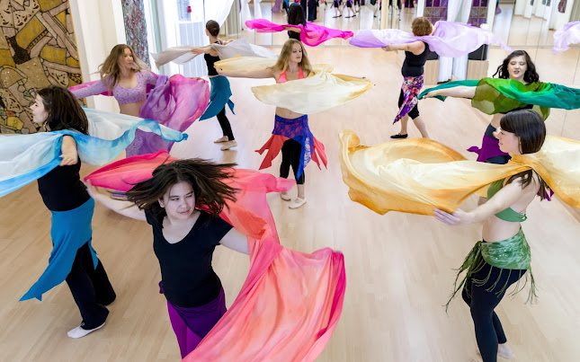 ZEOT Bern: Zentrum für orientalische Tanzkunst / Bauchtanz - Tanzschule