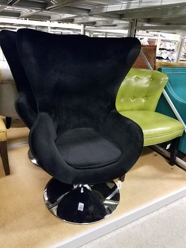 Home Goods Store «At Home», reviews and photos, 2101 S Telegraph Rd, Bloomfield Hills, MI 48302, USA