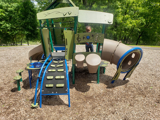 Memorial Park «Captain Stephen Olney Memorial Park», reviews and photos, Smithfield Rd, North Providence, RI 02904, USA