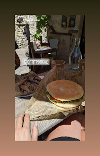 Hamburger du Restauration rapide O P'tit Porche à La Garde-Adhémar - n°7