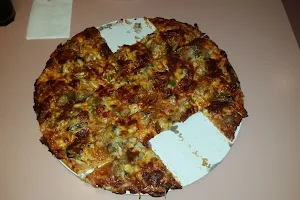 Grady's Pizza image