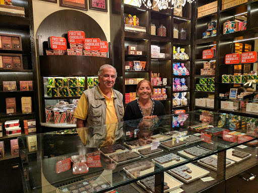 Restaurant «Max Brenner», reviews and photos, 745 Boylston St, Boston, MA 02116, USA