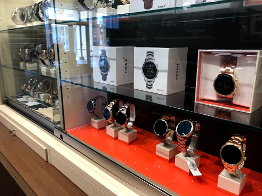Watch Store «Fossil Outlet Store», reviews and photos, 18521 Outlet Blvd #725, Chesterfield, MO 63005, USA