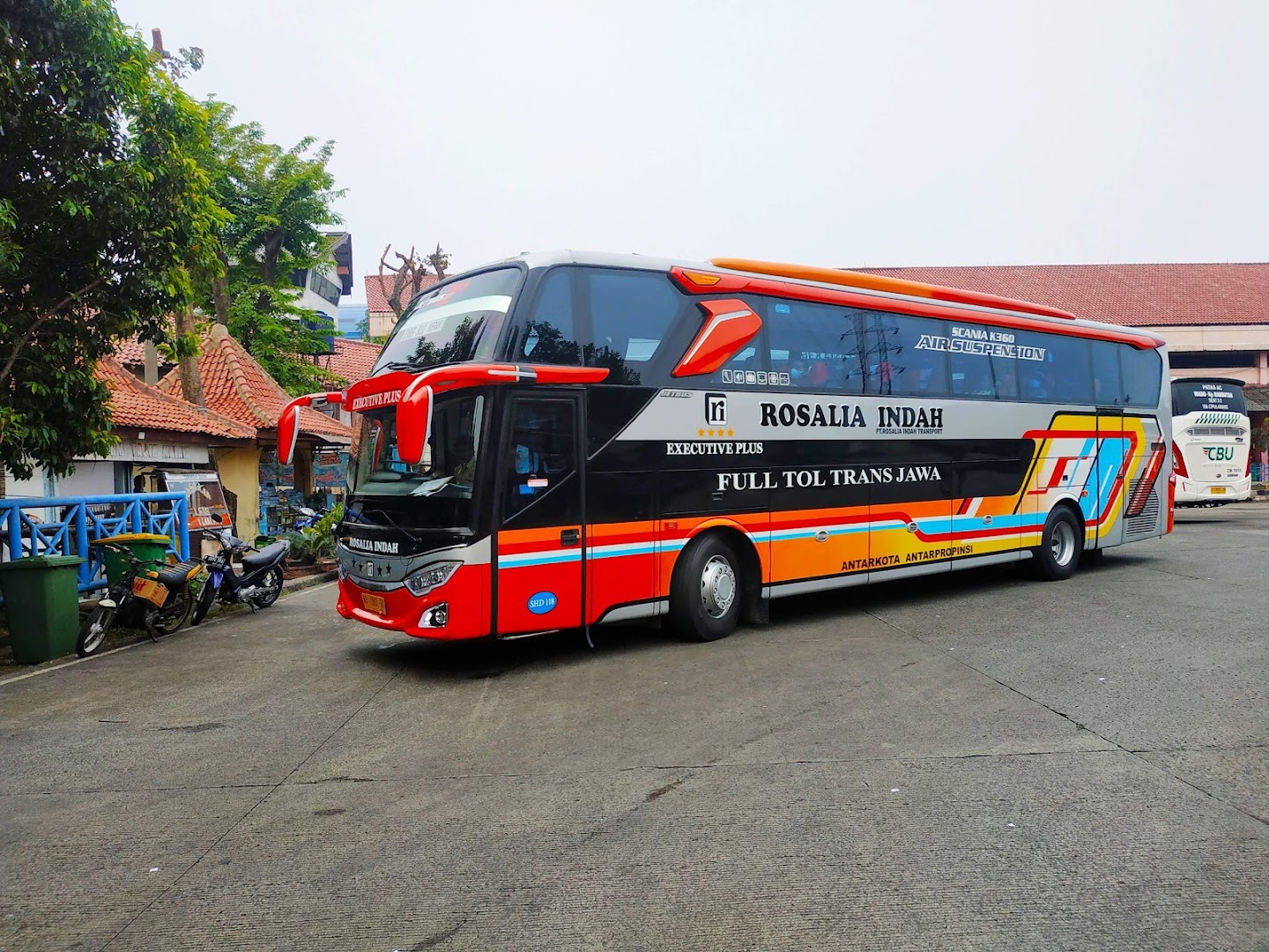 Gambar Agen Bus Rosalia Indah Kampung Rambutan