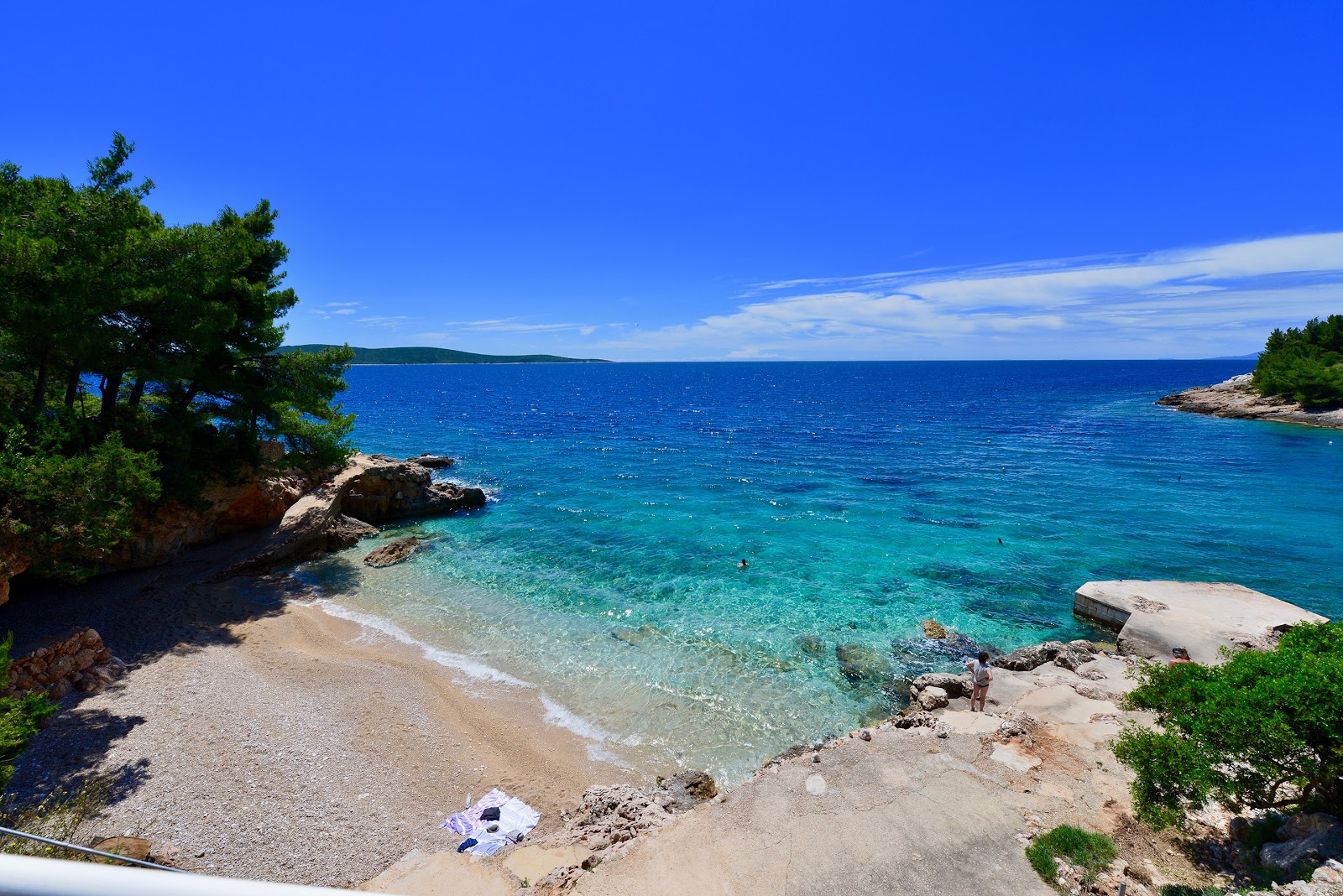 Foto di Petarcica beach con una superficie del piccoli ciottoli beige