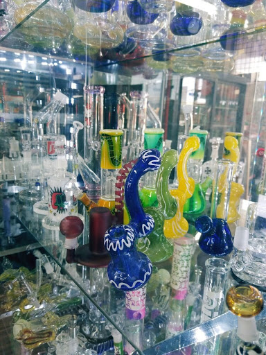 Tobacco Shop «Smoking Box Smoke Shop», reviews and photos, 1008 Alamitos Ave, Long Beach, CA 90813, USA