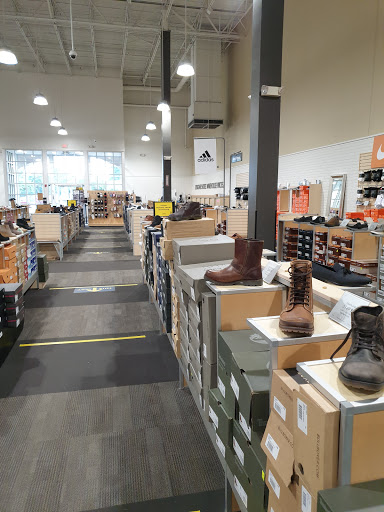 Shoe Store «DSW Designer Shoe Warehouse», reviews and photos, 1300 Huguenot Rd, Midlothian, VA 23113, USA
