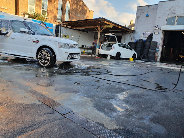 Comments and reviews of ALI Car Wash & Tyres
