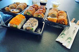 MOIN SUSHI image