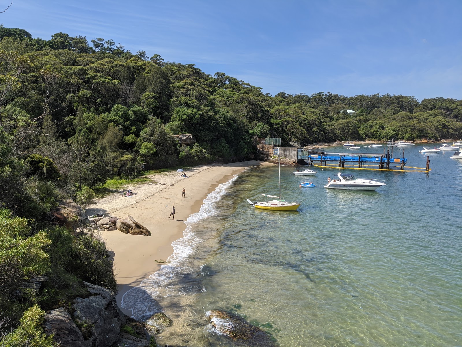 Zdjęcie Athol Beach z powierzchnią beżowy piasek