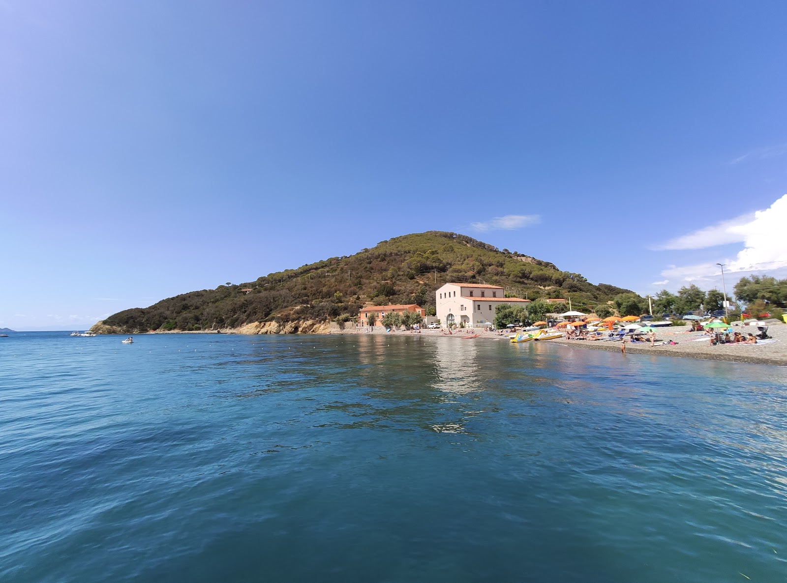 Fotografie cu Spiaggia di Enfola cu nivelul de curățenie înalt