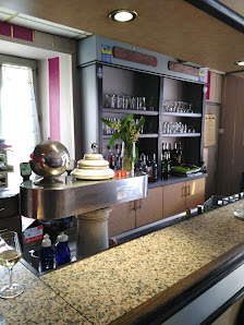 Café du Midi 100 Pl. Villeneuve Moret, 21120 Is-sur-Tille, France