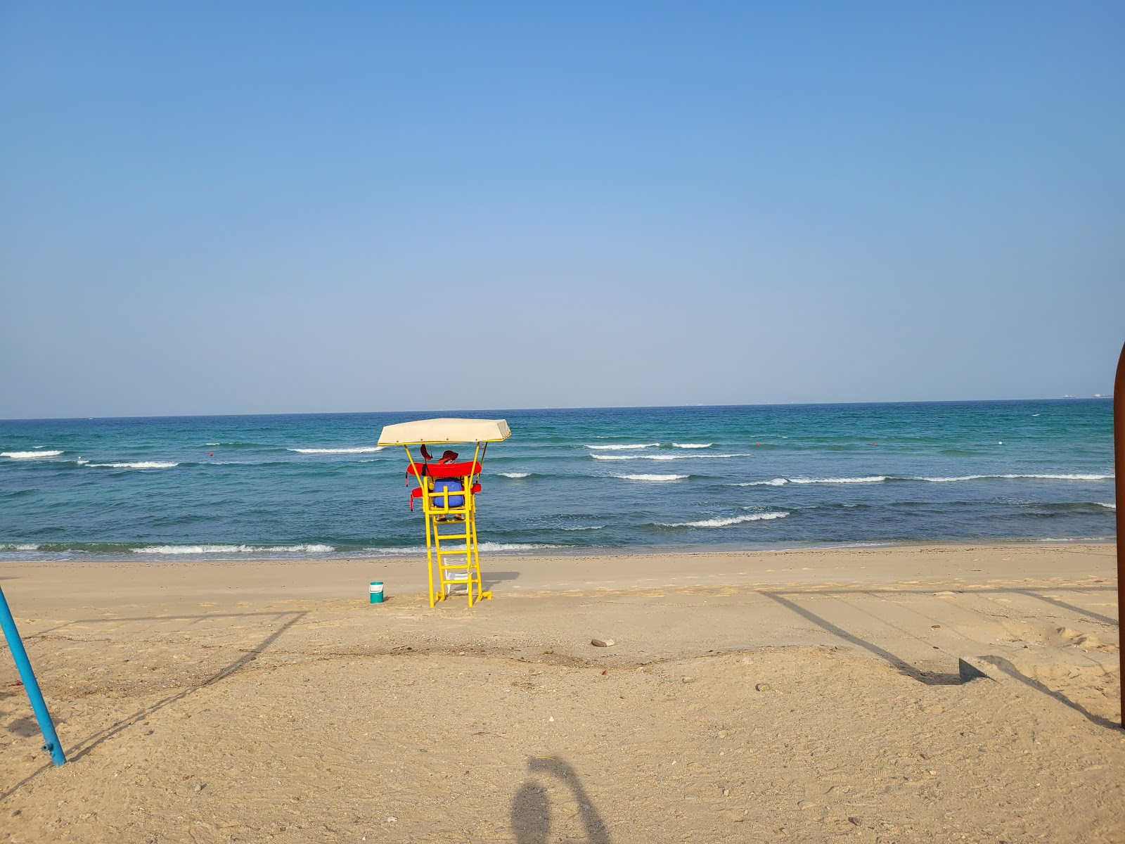 Φωτογραφία του Zubara Beach και η εγκατάσταση