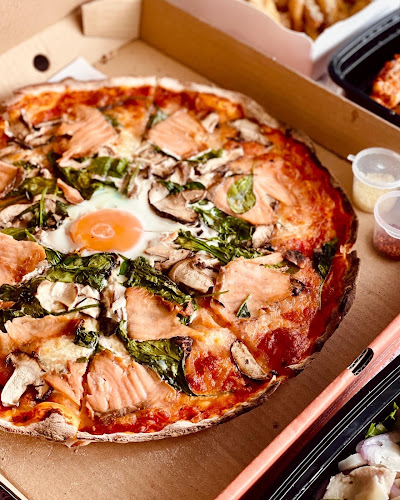 https://solpizza.sg/