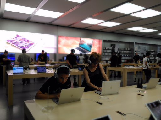 Computer Store «Apple Towson Town Center», reviews and photos, 825 Dulaney Valley Rd, Towson, MD 21204, USA