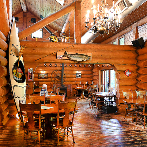 森のログレストラン アラスカ