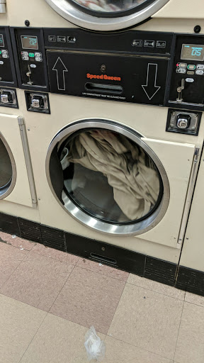 Laundromat «Leesburg Coin Laundry Inc», reviews and photos, 4 Fairfax St SE, Leesburg, VA 20175, USA