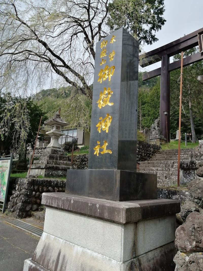 霊神社