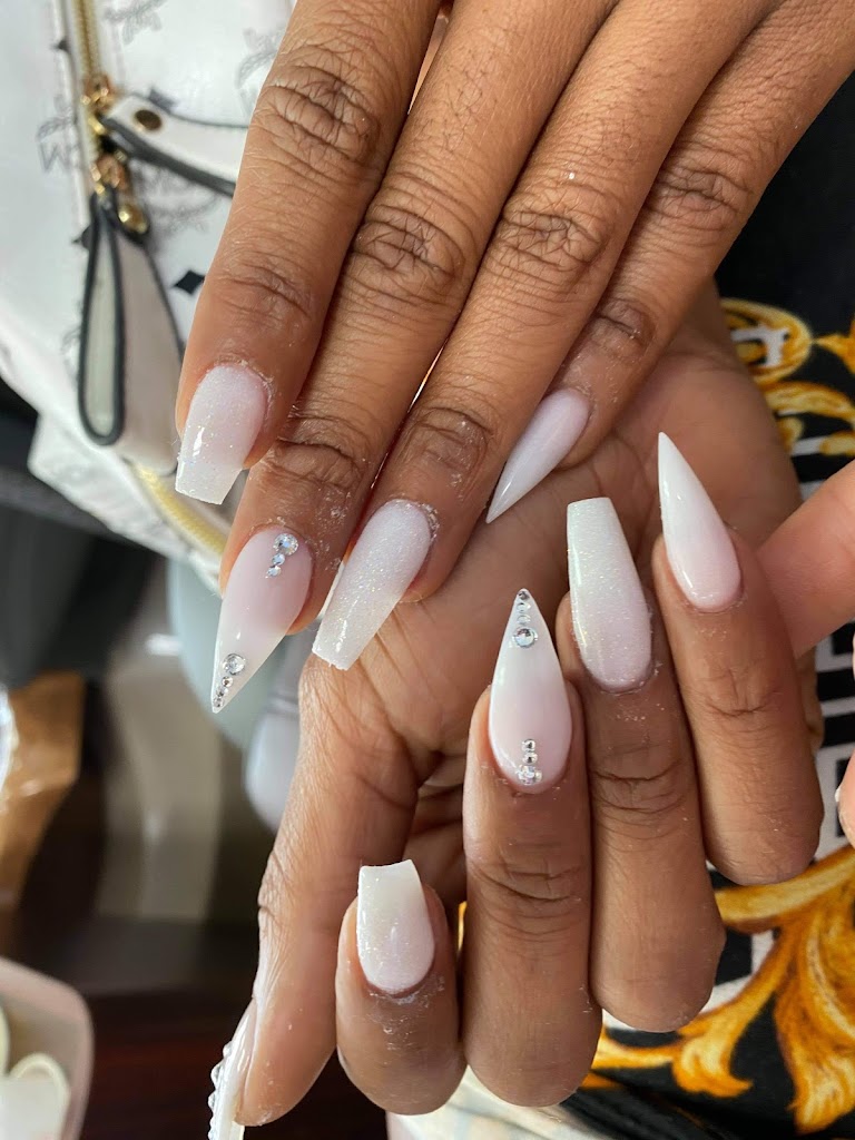 T's Nails 72830