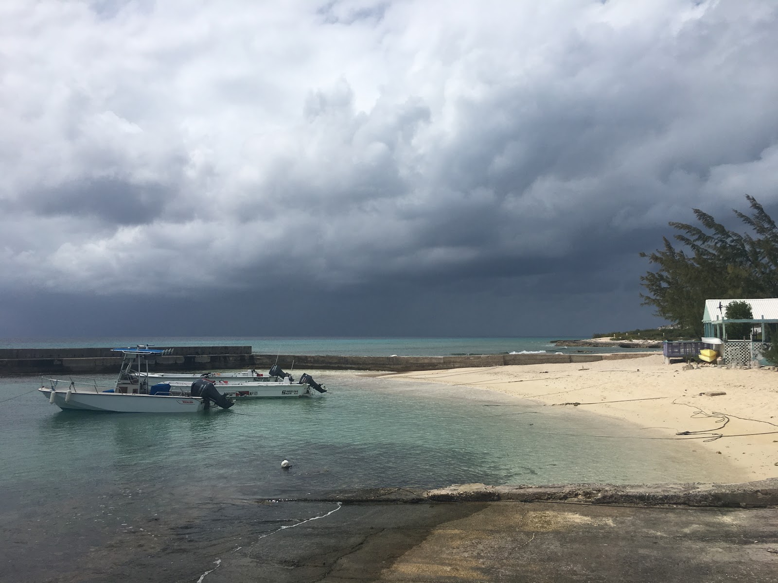 Foto von Balfour Town beach und die siedlung