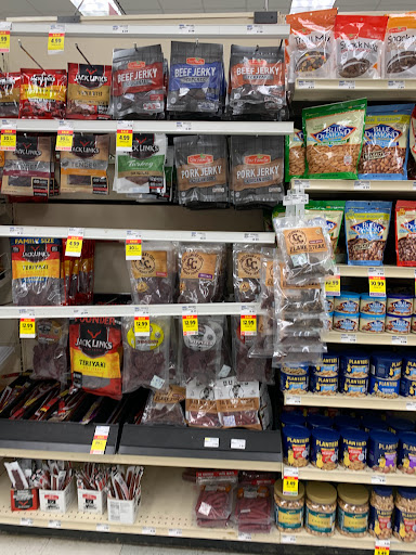 Grocery Store «Family Fare Supermarket», reviews and photos, 7402 N 30th St, Omaha, NE 68112, USA