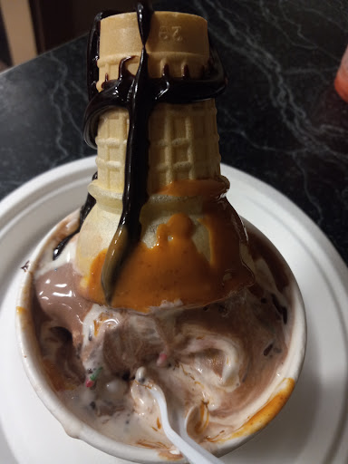 Cafe «A La Mode Cafe & Catering», reviews and photos, 331 Nottingham Rd, Syracuse, NY 13210, USA