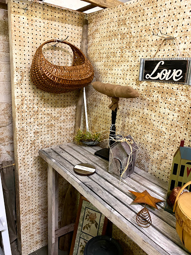 Home Goods Store «Olde Factory», reviews and photos, 139 S Hanover St, Hummelstown, PA 17036, USA