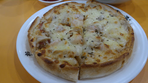 哈克焗烤、披薩、義大利麵 的照片