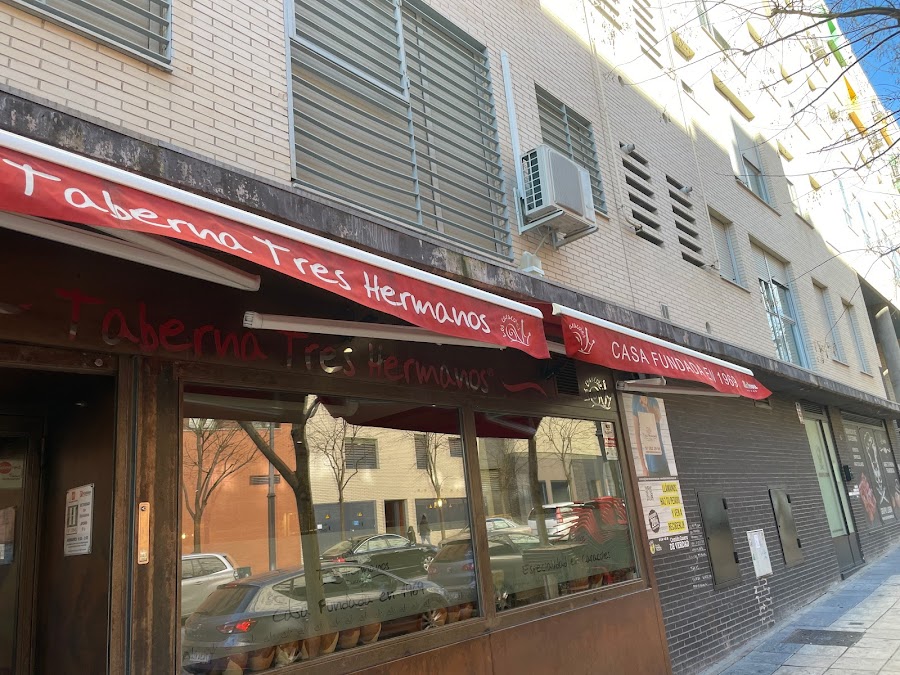 TABERNA TRES HERMANOS C/ANDRÓMEDA