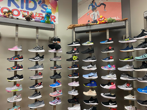 Shoe Store «Tradehome Shoes», reviews and photos, 3301 W Main St, Norman, OK 73072, USA