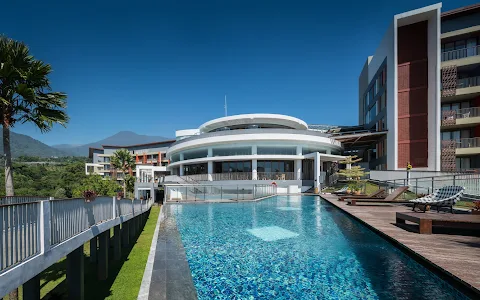 Pesona Alam Resort & Spa image
