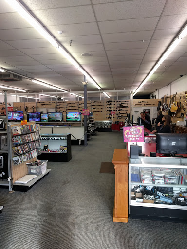 Pawn Shop «Atomic Pawn», reviews and photos, 8843 Kingston Pike, Knoxville, TN 37923, USA