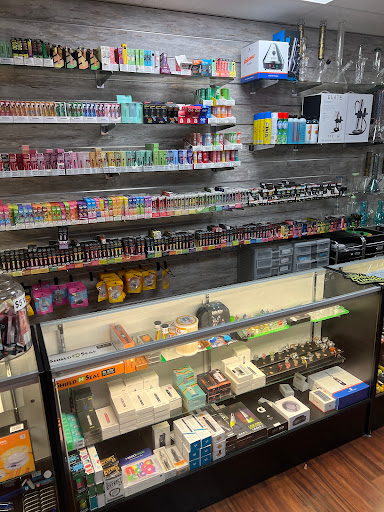 Tobacco Shop «Carbon Glass Tech Smoke Shop», reviews and photos, 5840 Stirling Rd, Hollywood, FL 33021, USA