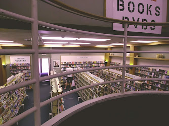 Wee Book Inn