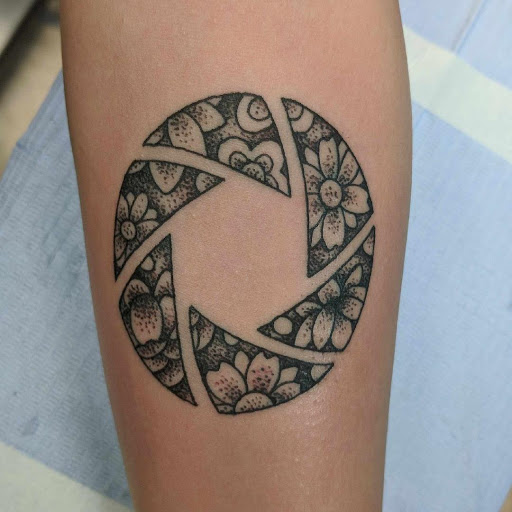 Tattoo Shop «Konkrete Jungle Kustom Tattoo», reviews and photos, 6590 Old Waterloo Rd, Elkridge, MD 21075, USA