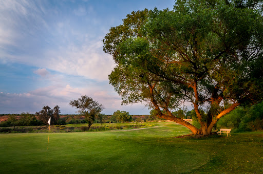 Golf Course «Bluff Pointe Golf Course and Learning Center», reviews and photos, 8225 N Milburn Ave, Fresno, CA 93722, USA