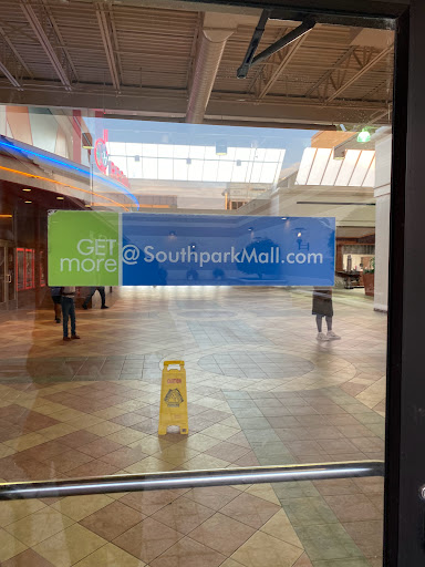 Movie Theater «Regal Cinemas Southpark Mall 16», reviews and photos, 300 Southpark Cir, Colonial Heights, VA 23834, USA