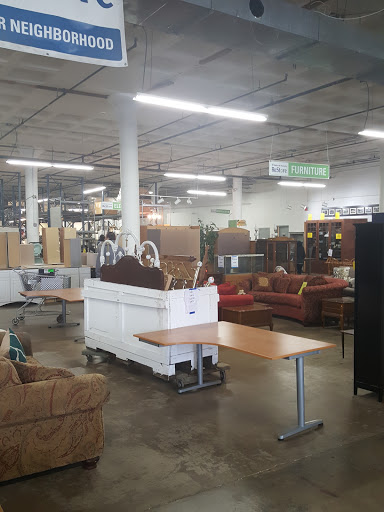 Building Materials Store «Habitat For Humanity ReStore Elgin», reviews and photos, 800 N State St, Elgin, IL 60123, USA