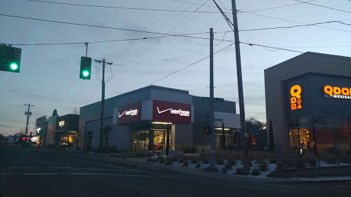 Cell Phone Store «Verizon», reviews and photos, 4415 Commercial St SE, Salem, OR 97302, USA