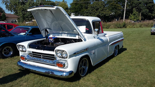 Golf Course «Lake Park Golf Course & Marina», reviews and photos, 1015 Howard Ave, Des Plaines, IL 60018, USA