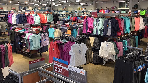 Sportswear Store «Columbia Sportswear Outlet Store at Lincoln City Outlets», reviews and photos, 1500 SE East Devils Lake Rd #205, Lincoln City, OR 97367, USA