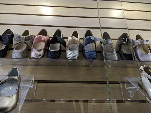 Shoe Store «Weingarten Quality Shoes», reviews and photos, 27 Orchard St # 206, Monsey, NY 10952, USA