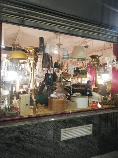 Antique stores Madrid